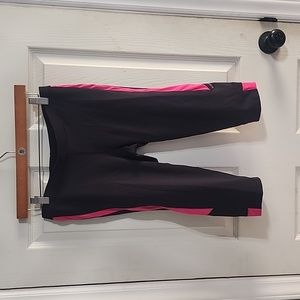 Saucony Sz M Crop workout pants